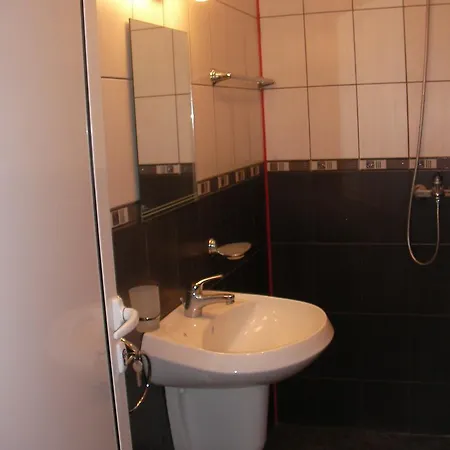 Apartament Adonai *